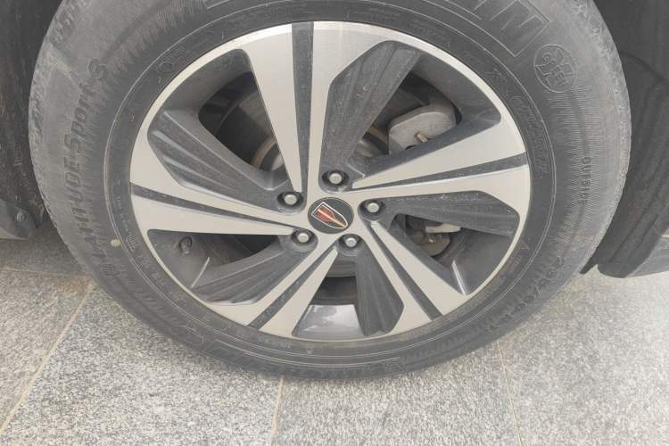 Used Hongqi HS5 2019 2.0T Smart Connect Flagship Edition Right Front Wheel Hub
