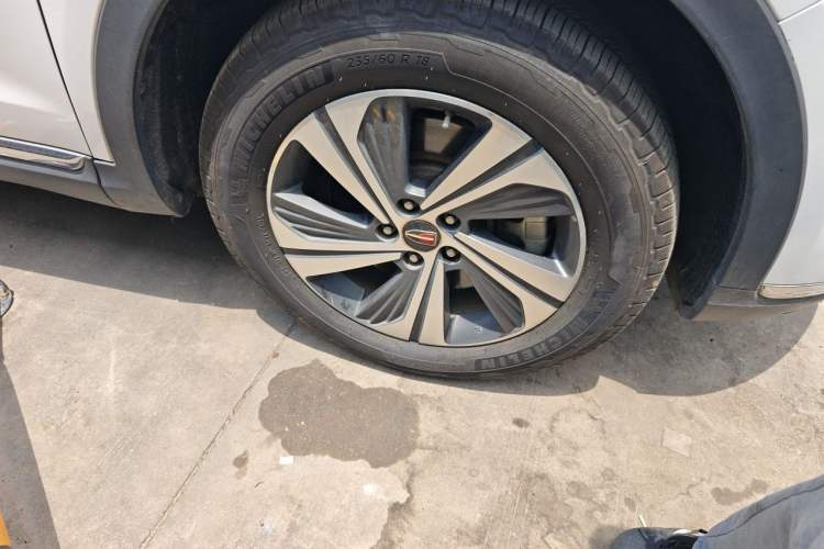 Used Hongqi HS5 2019 2.0T Smart Connect Flagship Edition Right Front Wheel Hub