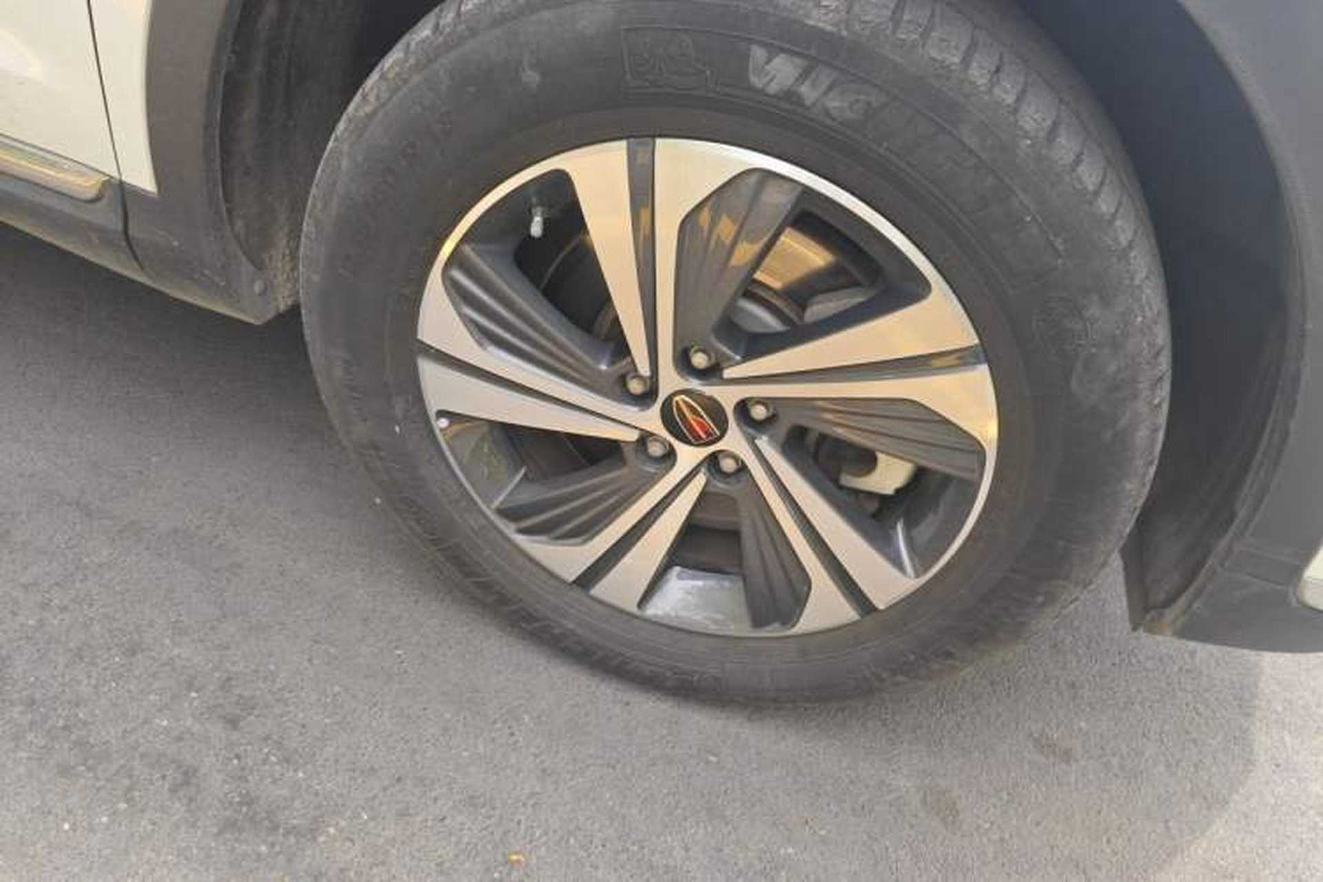 Used Hongqi HS5 2019 2.0T Smart Connect Flagship Edition Right Front Wheel Hub