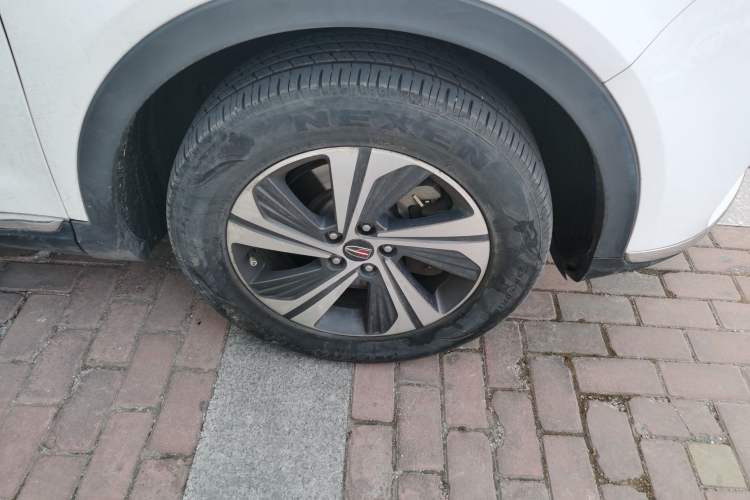 Used Hongqi HS5 2019 2.0T Smart Connect Flagship Edition Right Front Wheel Hub