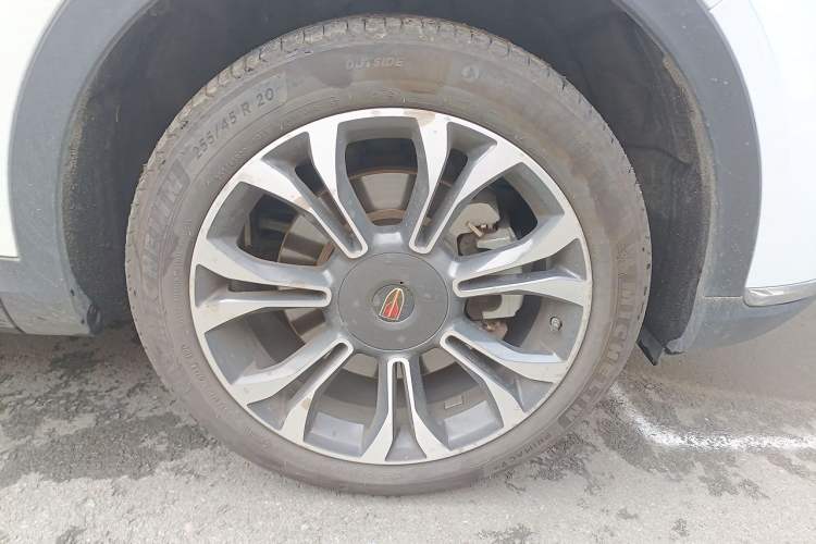 Used Hongqi HS5 2019 2.0T Smart Connect Flagship All-Wheel-Drive Version Right Front Wheel Hub