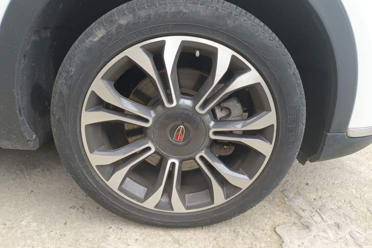 Used Hongqi HS5 2019 2.0T Smart Connect Flagship All-Wheel-Drive Version Right Front Wheel Hub