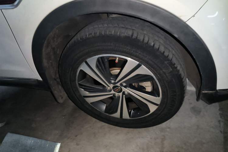 Used Hongqi HS5 2019 2.0T Smart Connect Flagship Edition Right Front Wheel Hub