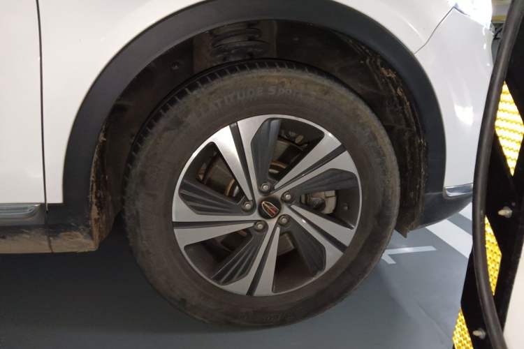 Used Hongqi HS5 2019 2.0T Smart Connect Flagship Edition Right Front Wheel Hub