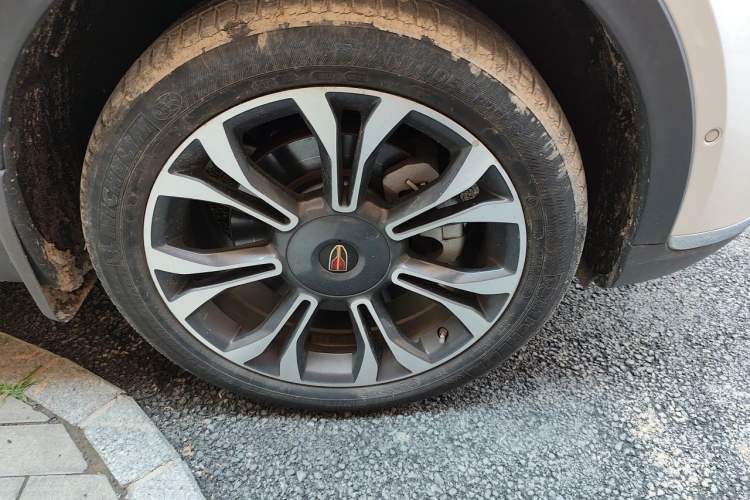 Used Hongqi HS5 2019 2.0T Smart Connect Flagship Edition Right Front Wheel Hub