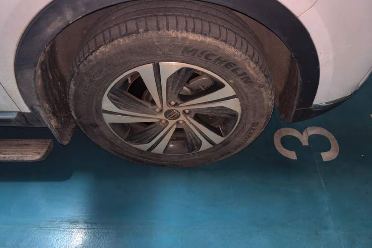 Used Hongqi HS5 2019 2.0T Smart Connect Flagship Edition Right Front Wheel Hub
