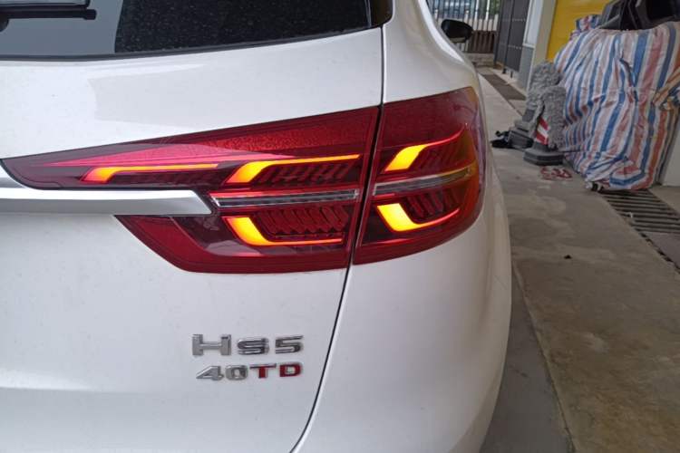 Used Hongqi HS5 2019 2.0T Smart Connect Flagship All-Wheel-Drive Version Right Rear Taillight