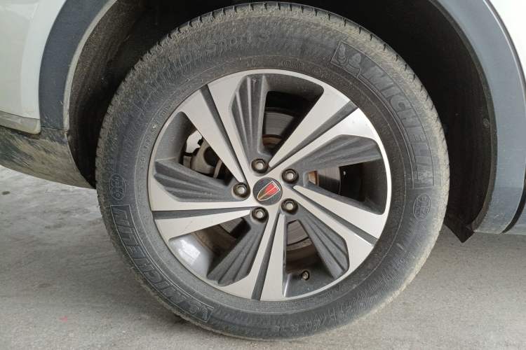 Used Hongqi HS5 2019 2.0T Smart Connect Flagship Edition Right Rear Wheel Hub