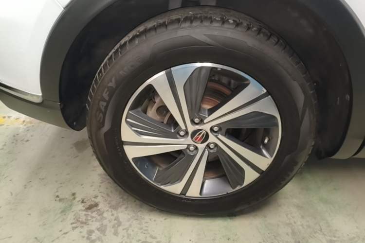 Used Hongqi HS5 2019 2.0T Smart Connect Flagship Edition Right Rear Wheel Hub