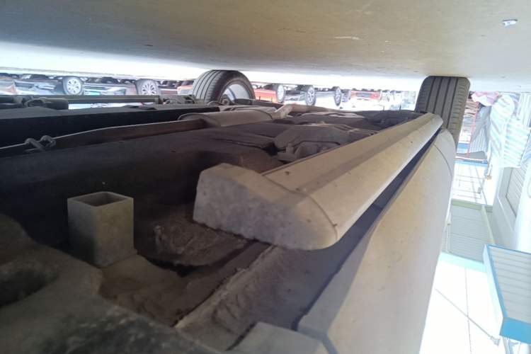 Used Hongqi HS5 2019 2.0T Smart Connect Flagship All-Wheel-Drive Version Right Side Sill