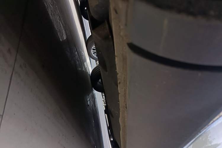 Used Hongqi HS5 2019 2.0T Smart Connect Flagship All-Wheel-Drive Version Right Side Sill