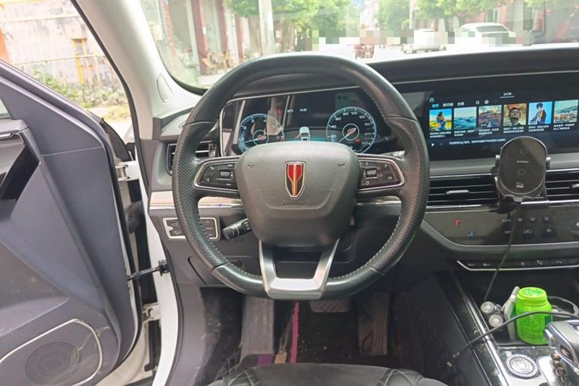 Used Hongqi HS5 2019 2.0T Smart Connect Flagship All-Wheel-Drive Version Steering Wheel