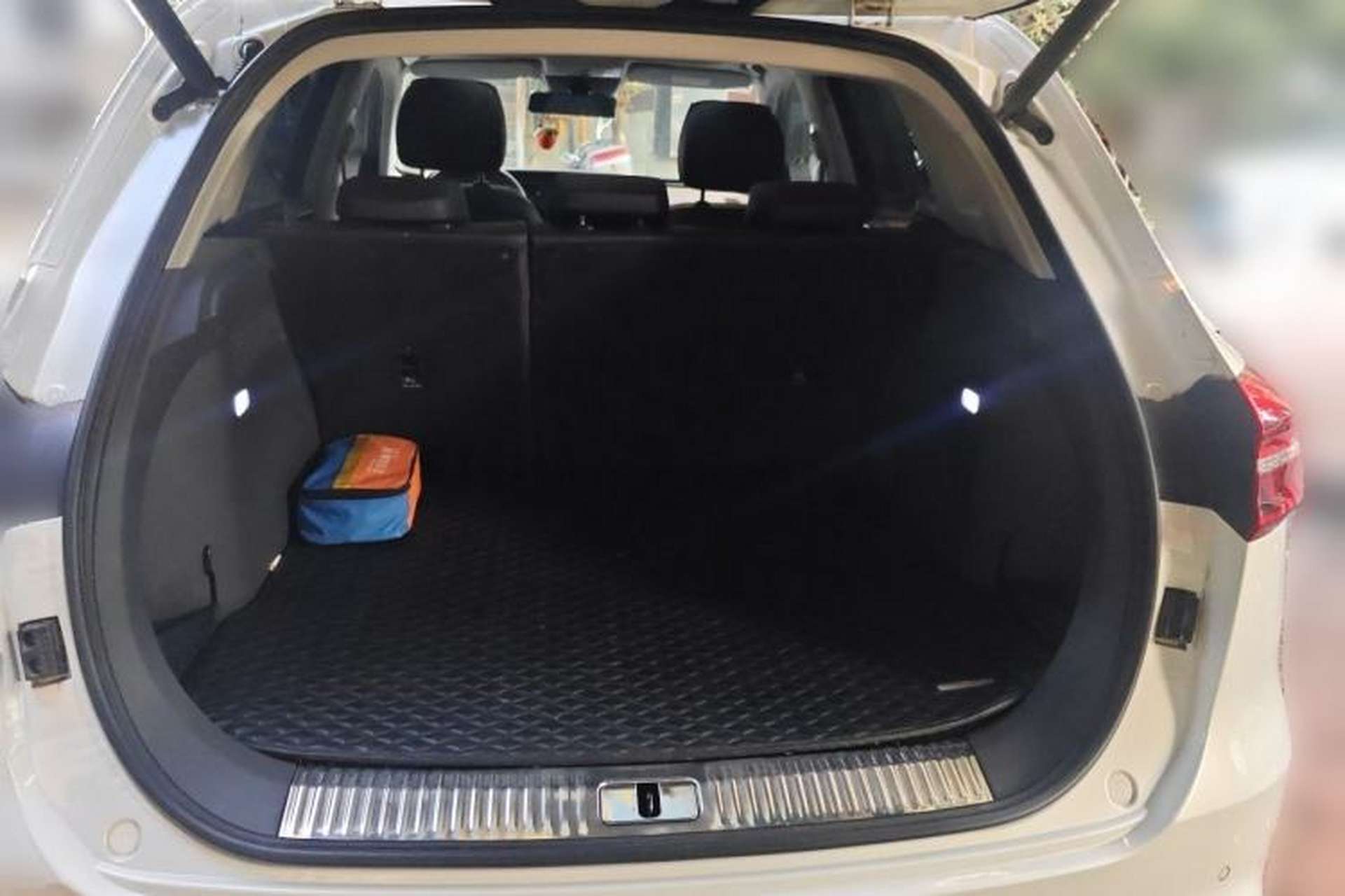 Used Hongqi HS5 2019 2.0T Smart Connect Flagship All-Wheel-Drive Version Trunk