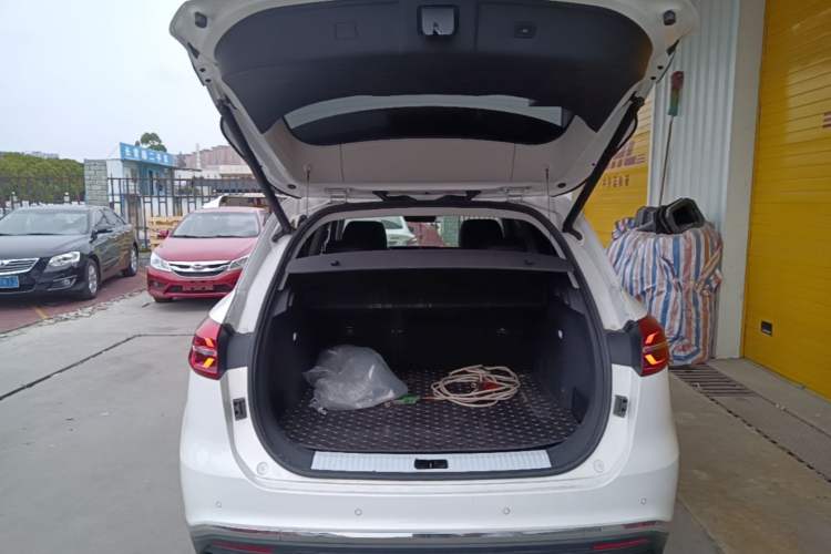 Used Hongqi HS5 2019 2.0T Smart Connect Flagship All-Wheel-Drive Version Trunk