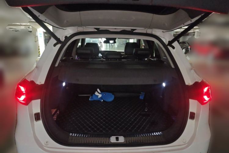 Used Hongqi HS5 2019 2.0T Smart Connect Flagship All-Wheel-Drive Version Trunk