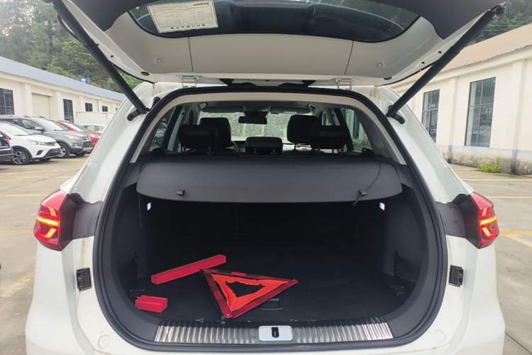 Used Hongqi HS5 2019 2.0T Smart Connect Flagship Edition Trunk