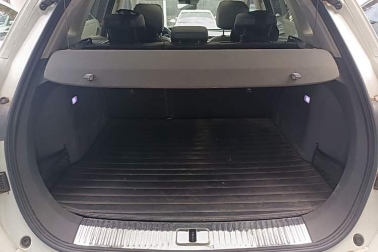 Used Hongqi HS5 2019 2.0T Smart Connect Flagship All-Wheel-Drive Version Trunk