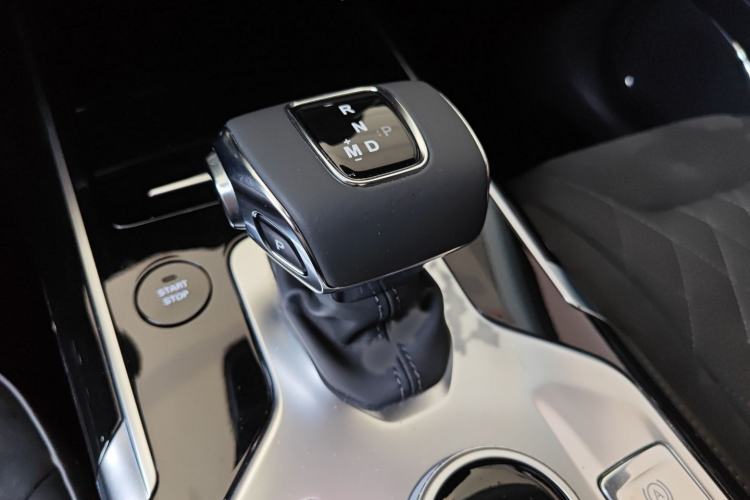 Used Hongqi HS5 2019 2.0T Smart Connect Flagship Edition Audio And AC Panel