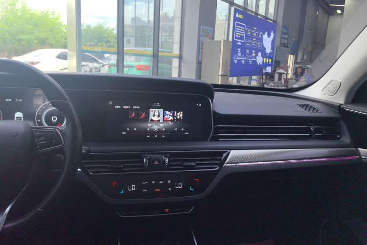 Used Hongqi HS5 2019 2.0T Smart Connect Flagship Edition Audio And AC Panel