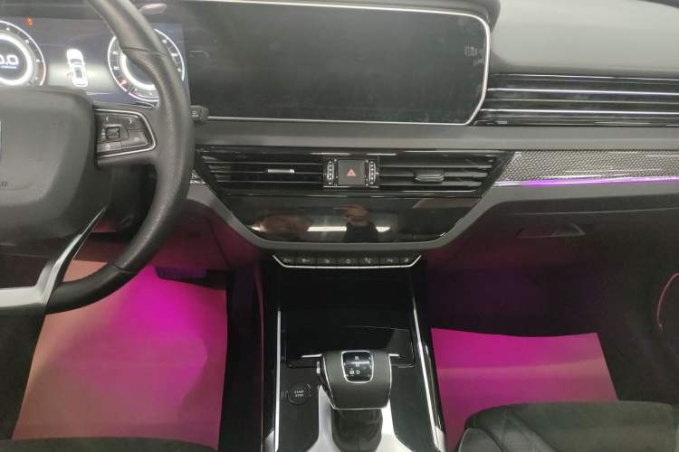 Used Hongqi HS5 2019 2.0T Smart Connect Flagship Edition Audio And AC Panel