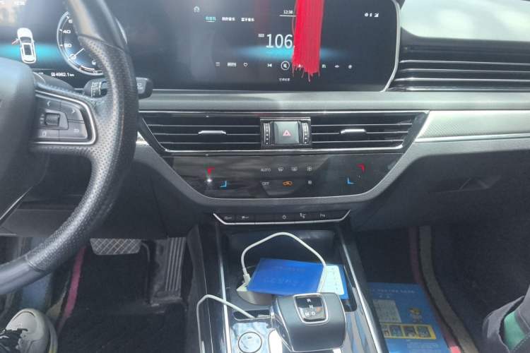 Used Hongqi HS5 2019 2.0T Smart Connect Flagship All-Wheel-Drive Version Audio And AC Panel