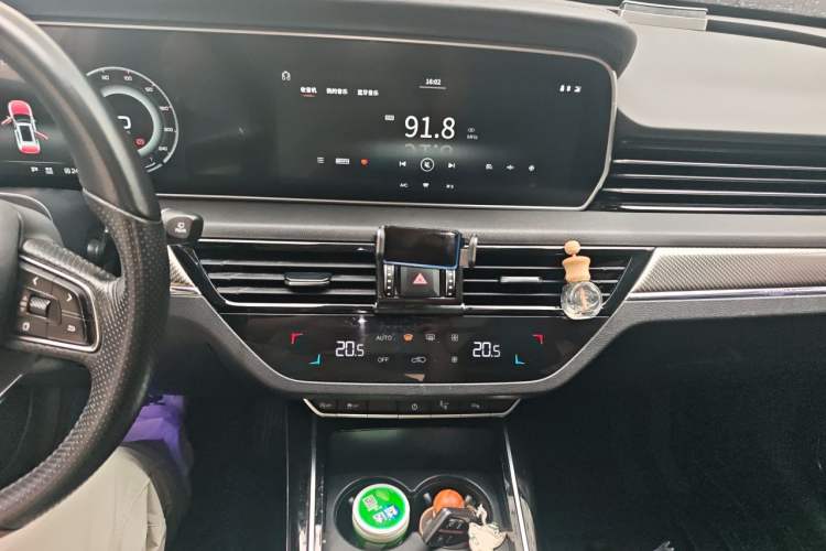 Used Hongqi HS5 2019 2.0T Smart Connect Flagship Edition Audio And AC Panel