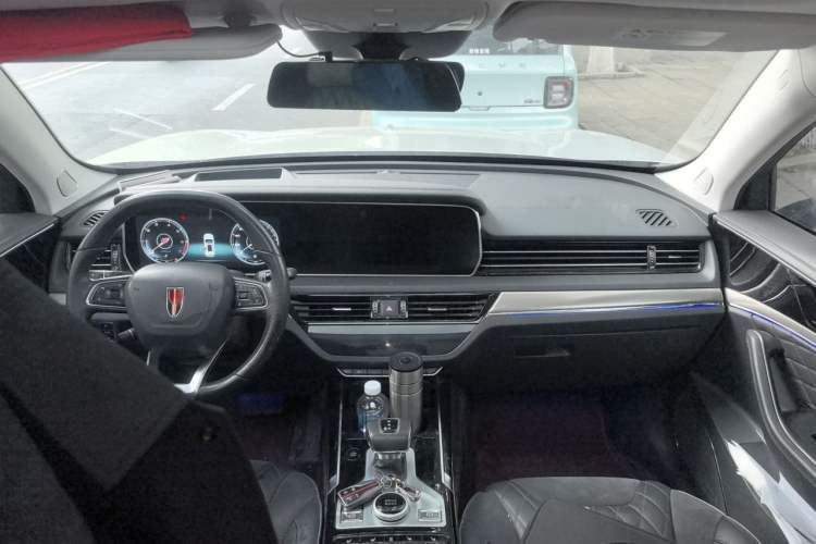 Used Hongqi HS5 2019 2.0T Smart Connect Flagship All-Wheel-Drive Version Center Console