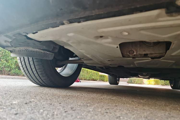 Used Hongqi HS5 2019 2.0T Smart Connect Flagship All-Wheel-Drive Version Chassis Front Right