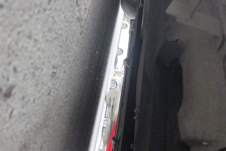 Used Hongqi HS5 2019 2.0T Smart Connect Flagship All-Wheel-Drive Version Chassis Front Right