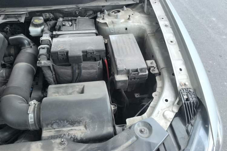 Used Hongqi HS5 2019 2.0T Smart Connect Flagship All-Wheel-Drive Version Engine Bay Left