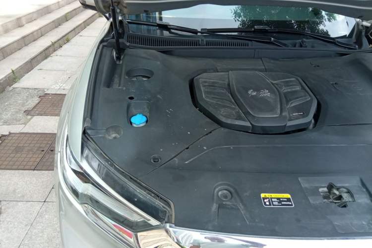 Used Hongqi HS5 2019 2.0T Smart Connect Flagship Edition Engine Bay Right