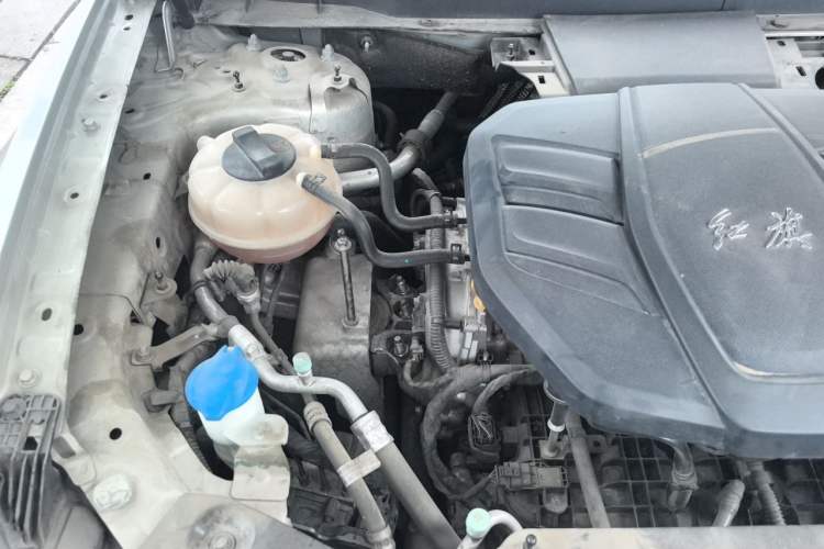 Used Hongqi HS5 2019 2.0T Smart Connect Flagship All-Wheel-Drive Version Engine Bay Right