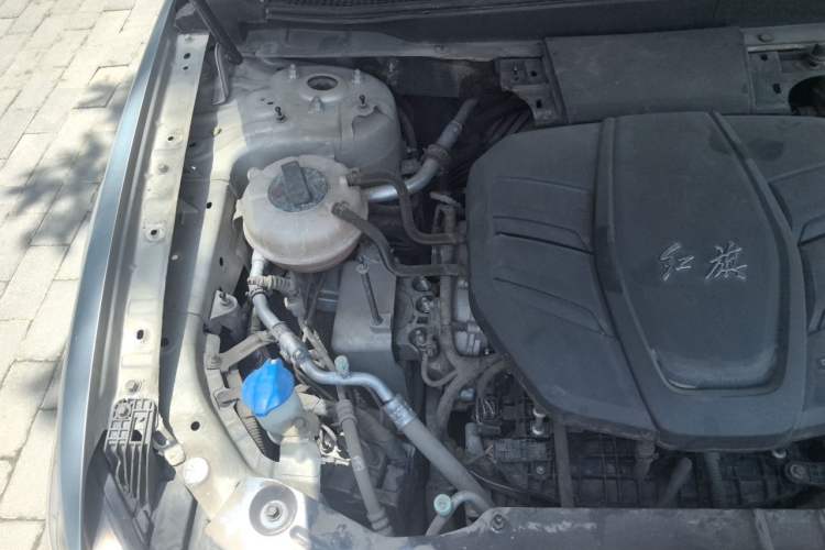 Used Hongqi HS5 2019 2.0T Smart Connect Flagship All-Wheel-Drive Version Engine Bay Right