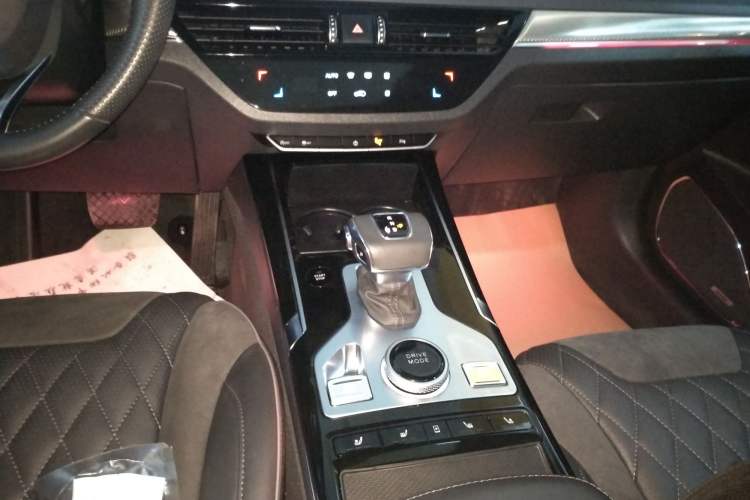 Used Hongqi HS5 2019 2.0T Smart Connect Flagship Edition Gear Lever