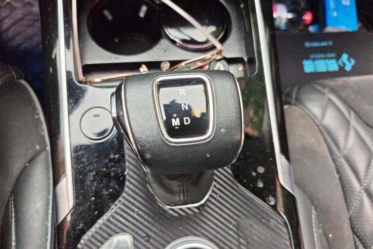 Used Hongqi HS5 2019 2.0T Smart Connect Flagship Edition Gear Lever