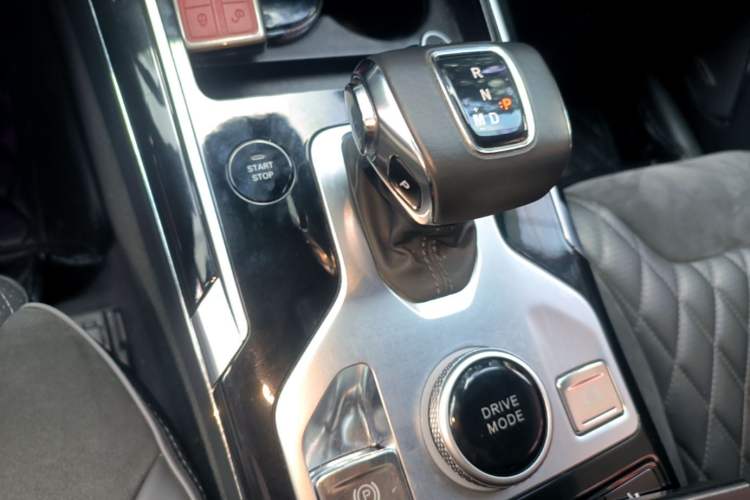 Used Hongqi HS5 2019 2.0T Smart Connect Flagship All-Wheel-Drive Version Gear Lever