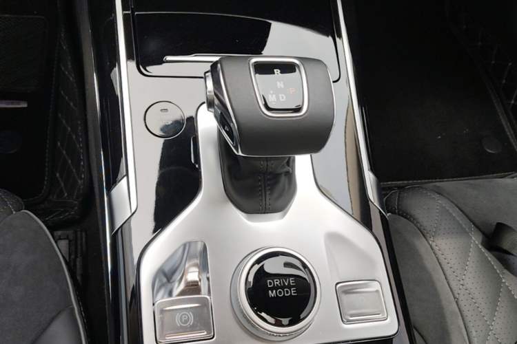 Used Hongqi HS5 2019 2.0T Smart Connect Flagship All-Wheel-Drive Version Gear Lever