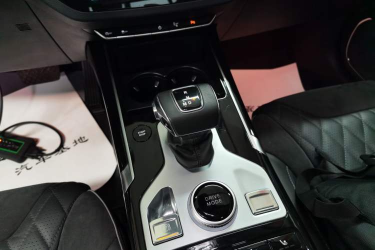 Used Hongqi HS5 2019 2.0T Smart Connect Flagship All-Wheel-Drive Version Gear Lever