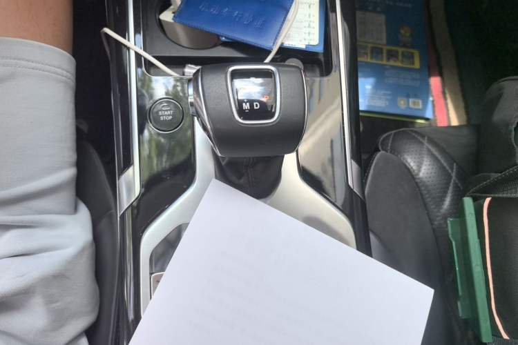 Used Hongqi HS5 2019 2.0T Smart Connect Flagship All-Wheel-Drive Version Gear Lever