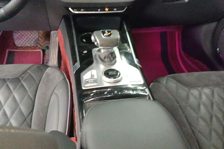 Used Hongqi HS5 2019 2.0T Smart Connect Flagship All-Wheel-Drive Version Gear Lever