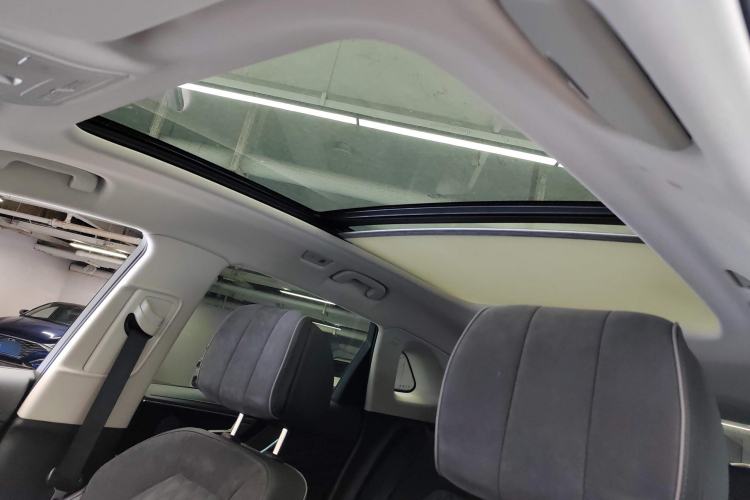 Used Hongqi HS5 2019 2.0T Smart Connect Flagship All-Wheel-Drive Version Headliner