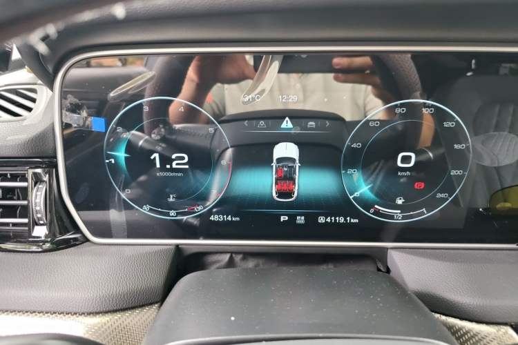 Used Hongqi HS5 2019 2.0T Smart Connect Flagship Edition Instrument Cluster