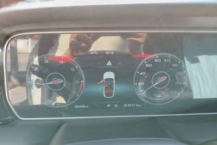 Used Hongqi HS5 2019 2.0T Smart Connect Flagship All-Wheel-Drive Version Instrument Cluster
