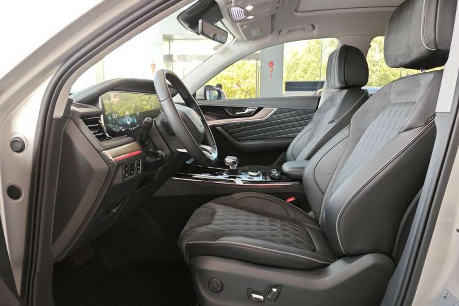Used Hongqi HS5 2019 2.0T Smart Connect Flagship Edition Interior 3