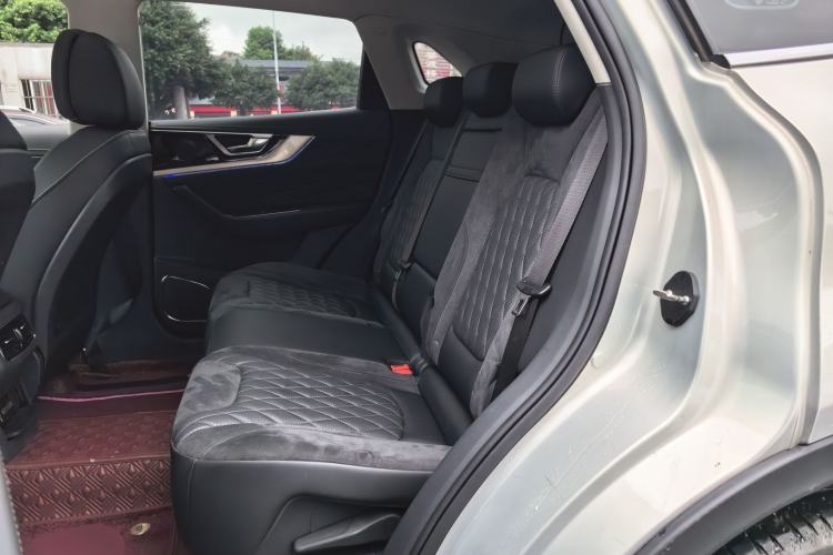 Used Hongqi HS5 2019 2.0T Smart Connect Flagship Edition Interior 4
