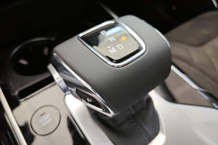Used Hongqi HS5 2019 2.0T Smart Connect Flagship Edition Interior 8