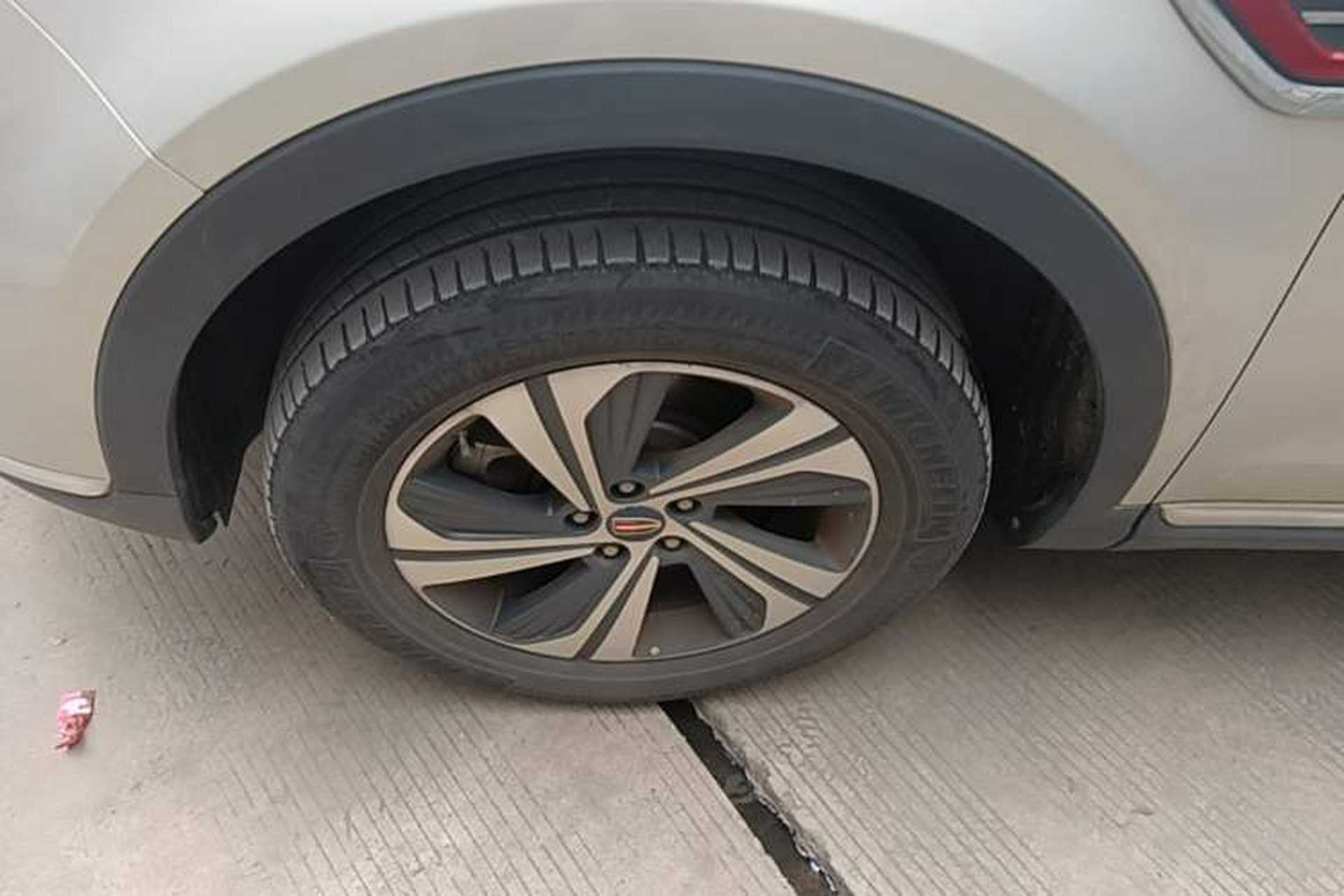 Used Hongqi HS5 2019 2.0T Smart Connect Flagship Edition Left Front Wheel Hub
