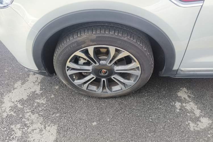 Used Hongqi HS5 2019 2.0T Smart Connect Flagship All-Wheel-Drive Version Left Front Wheel Hub