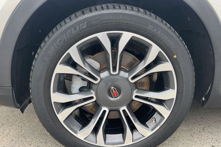 Used Hongqi HS5 2019 2.0T Smart Connect Flagship All-Wheel-Drive Version Left Front Wheel Hub