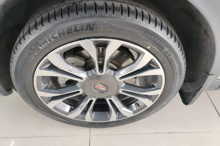 Used Hongqi HS5 2019 2.0T Smart Connect Flagship Edition Left Front Wheel Hub